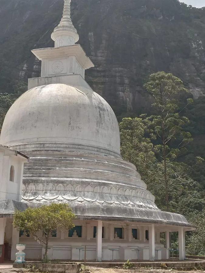 Dilani Adamspeak Riverstay Nallathanniya